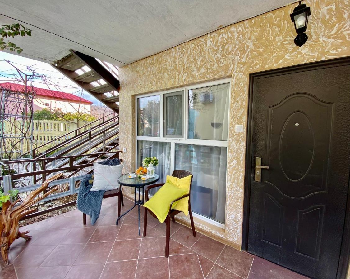 Мини-Отель Дарья В Пицунде Pizunda Exterior foto